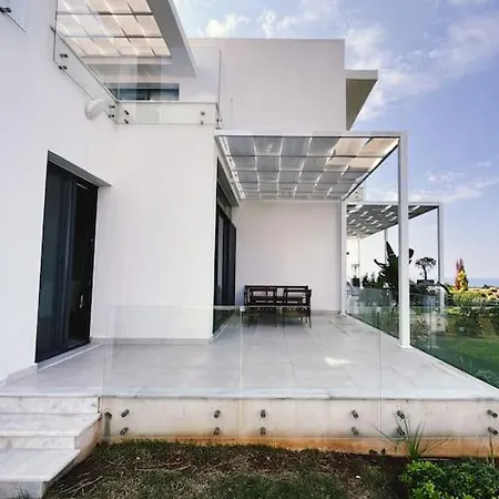 Dreamview Beachfront Getaway *