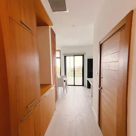 Dreamview Beachfront Getaway דירה פמגוסטה