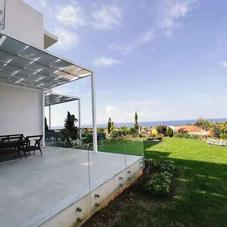Dreamview Beachfront Getaway