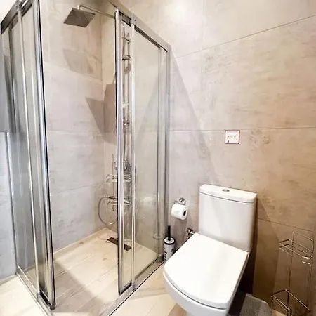 Dreamview Beachfront Getaway شقة
